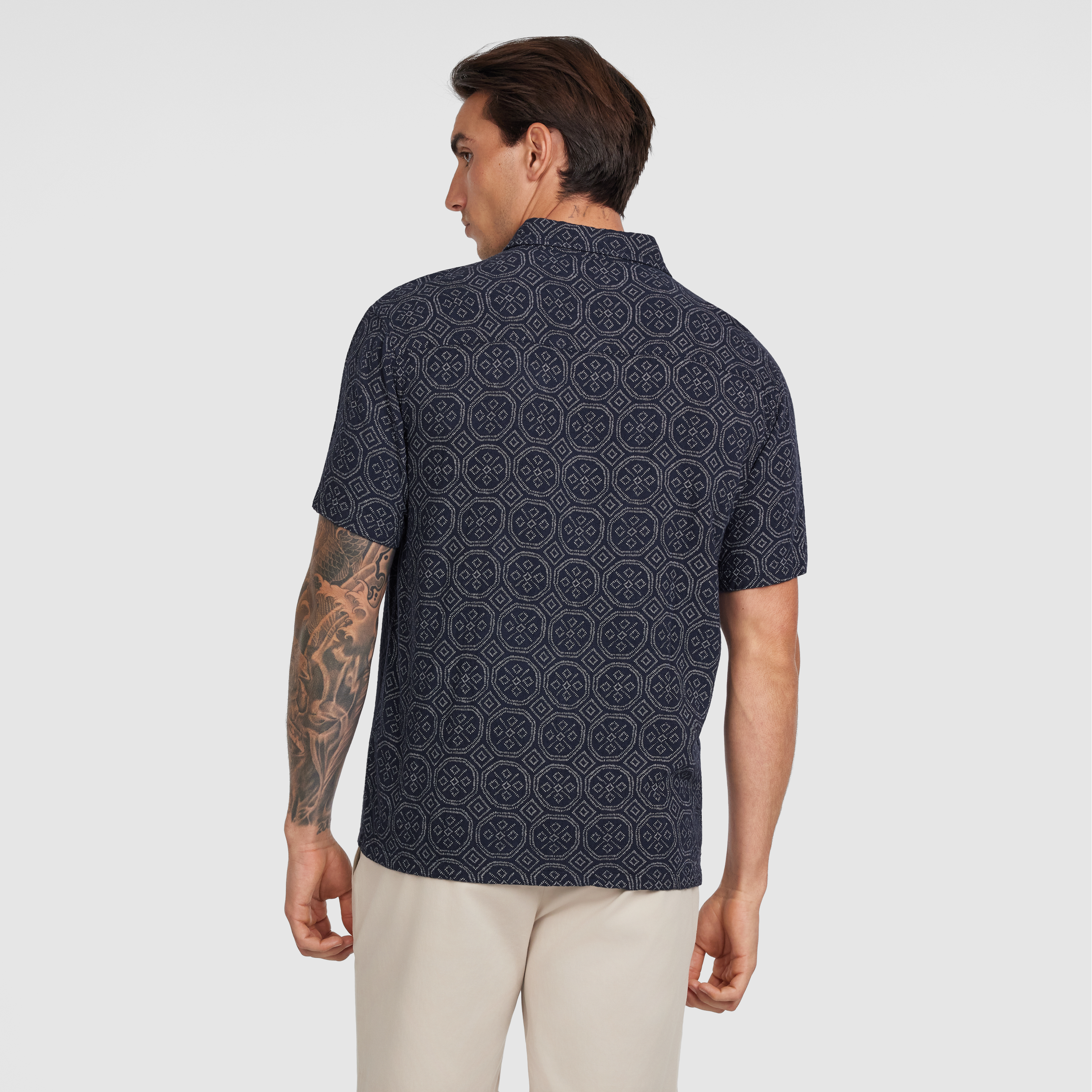 Bayan Textured Geo Shirt